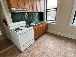 Building Photo - 217 44th St