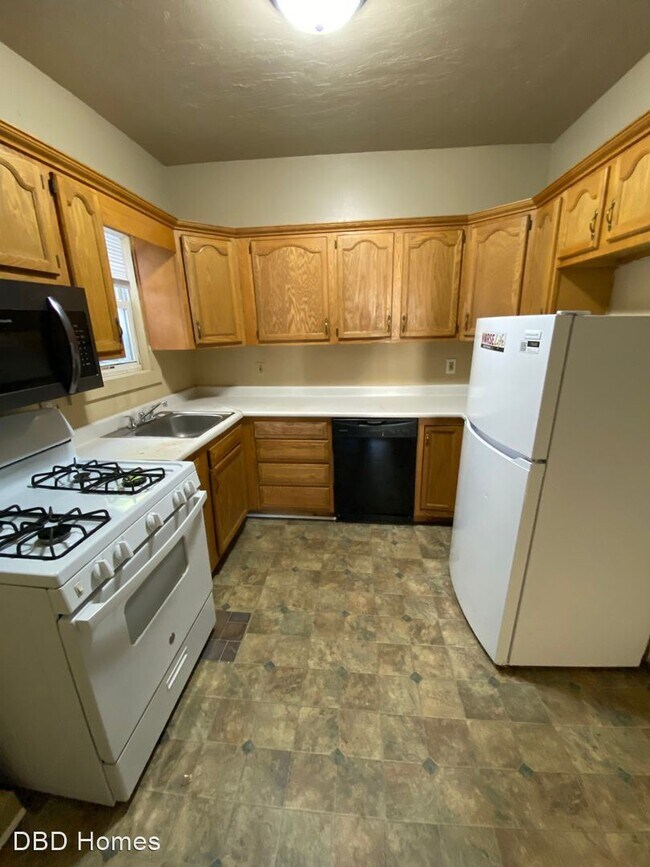 Building Photo - 4 br, 1.5 bath House - 2831 S Harrison