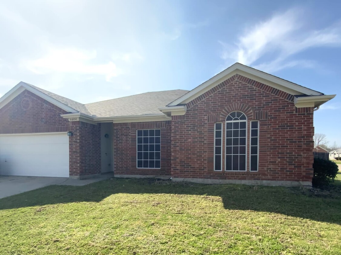 Primary Photo - 6604 Shoal Creek Dr