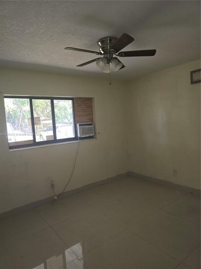 Foto del edificio - 14746 NE 6th Ave