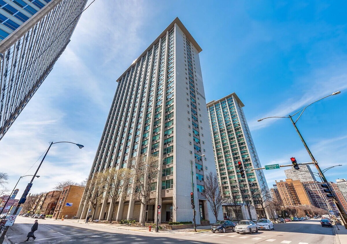 Building - 3600 N Lake Shore Dr