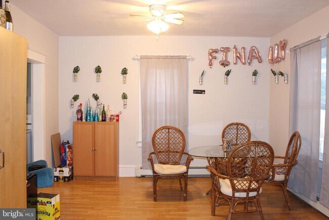 Foto del edificio - 319 Swarthmore Rd