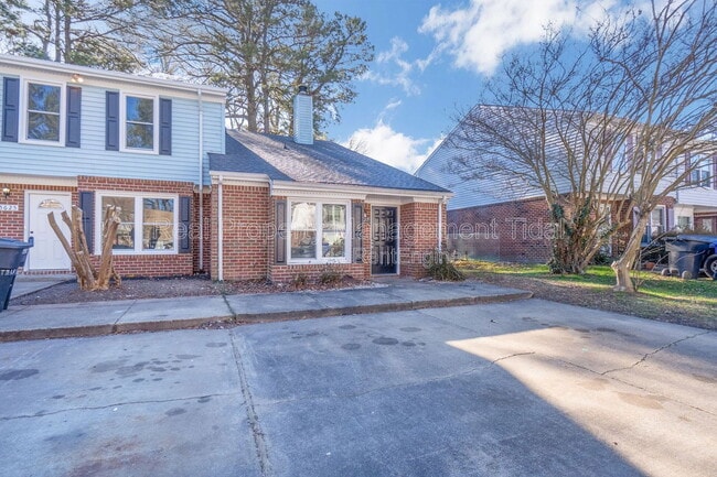 Building Photo - 5627 Trafalgar Arch