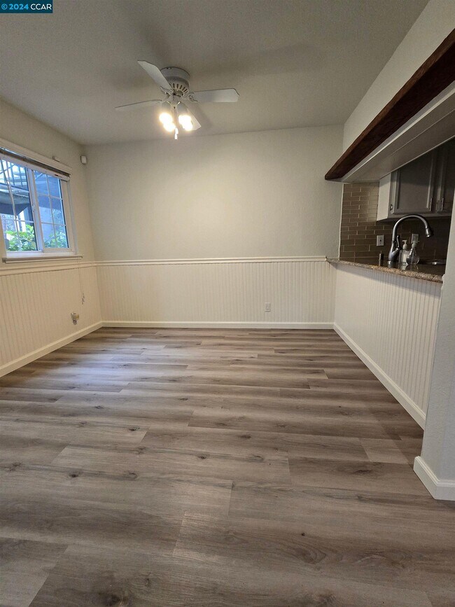 Foto del edificio - 640 Canyon Oaks Dr