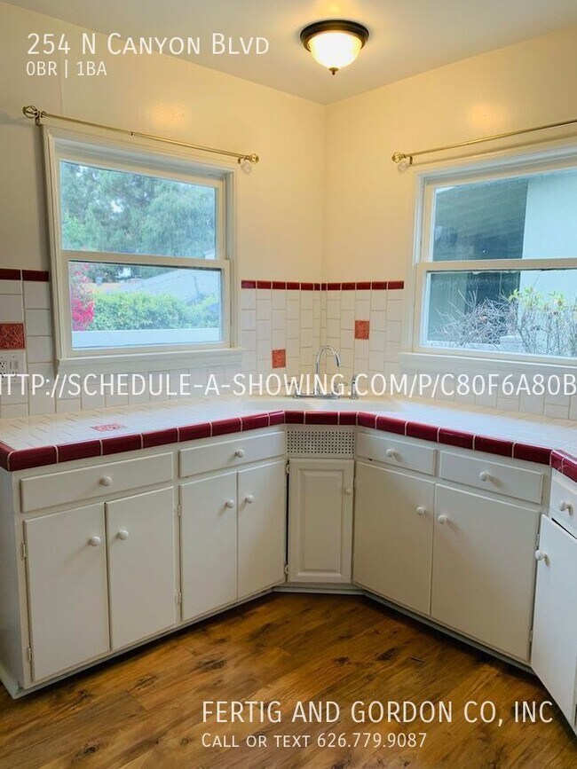 Building Photo - Studio Back House in North Monrovia