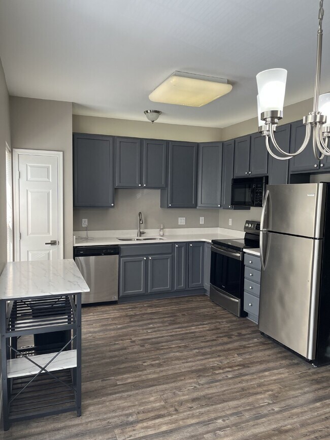 Foto del edificio - 694 Huffine Manor Cir