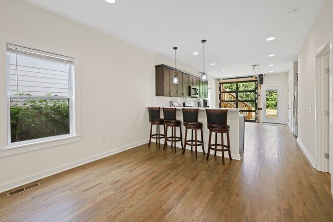 Foto del edificio - Multi Generational / Roommate Home in Nort...