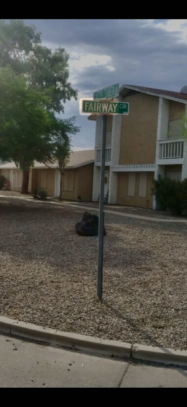 Foto del edificio - 1788 S Fairway Cir