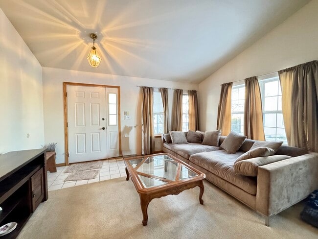 Building Photo - 1606 Donegal Dr