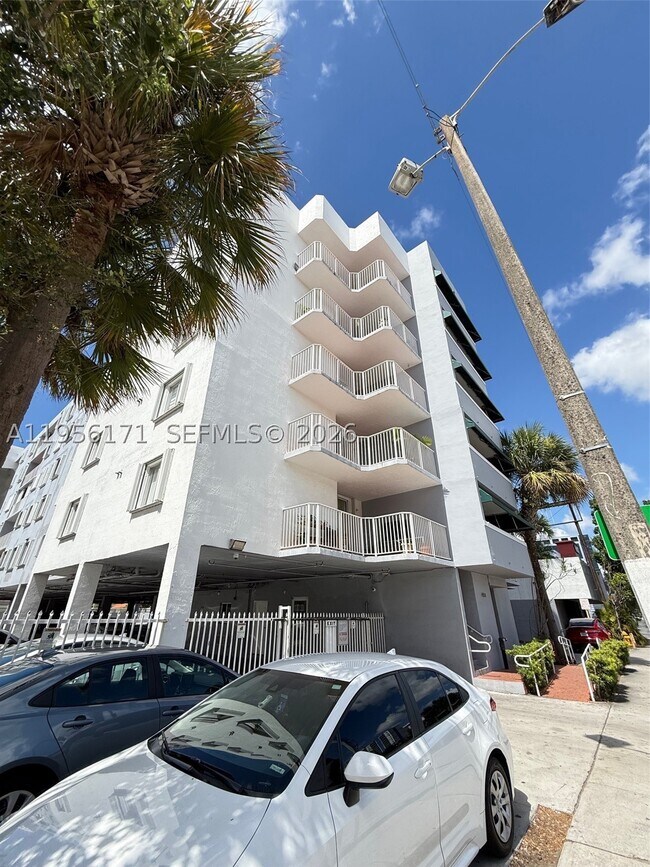 Foto del edificio - 4854 NW 7th St
