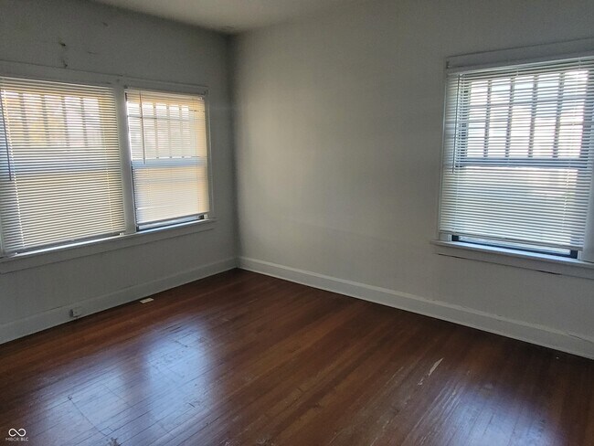 Foto del edificio - 629 Carlyle Pl