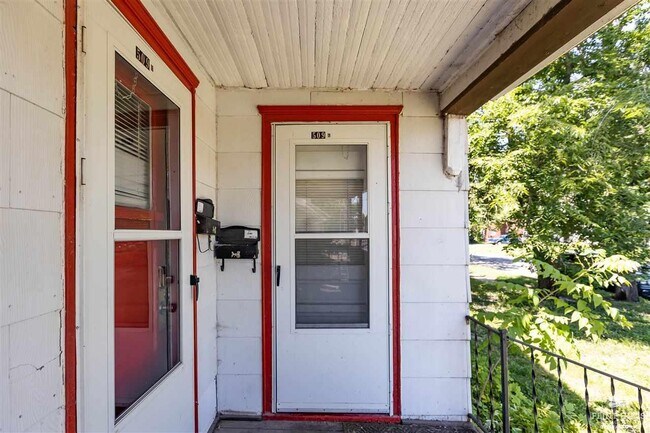 Building Photo - 509 Pierre St