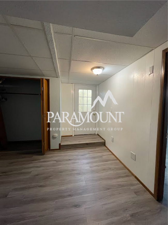 Building Photo - Tucked Away Lower 2 Bedroom Duplex!