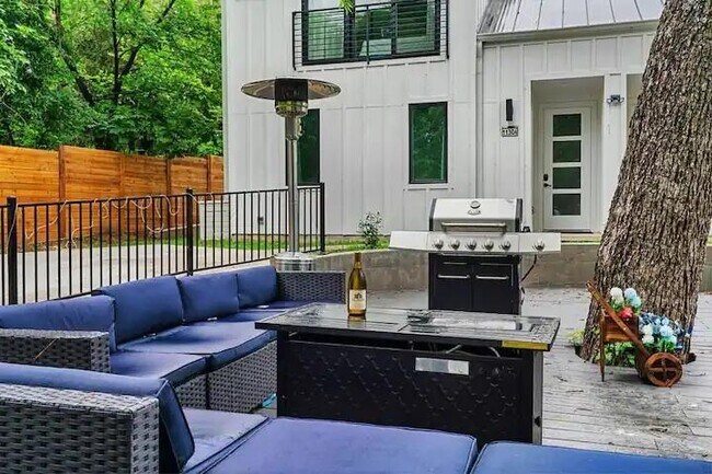 Foto del edificio - 1130 Northwestern Ave