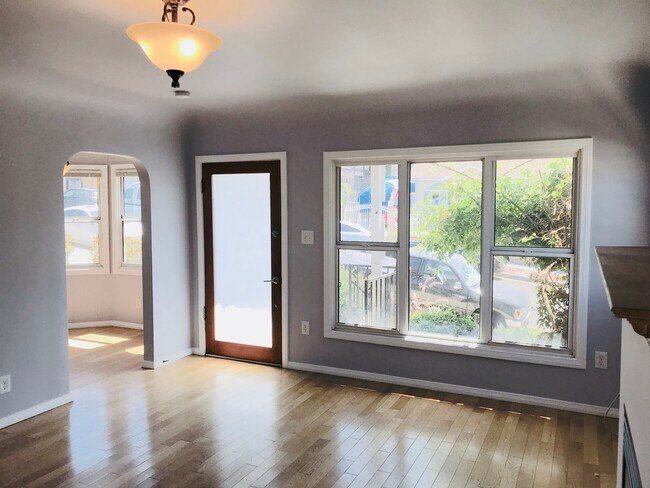 Building Photo - 3842 W Avenue 41
