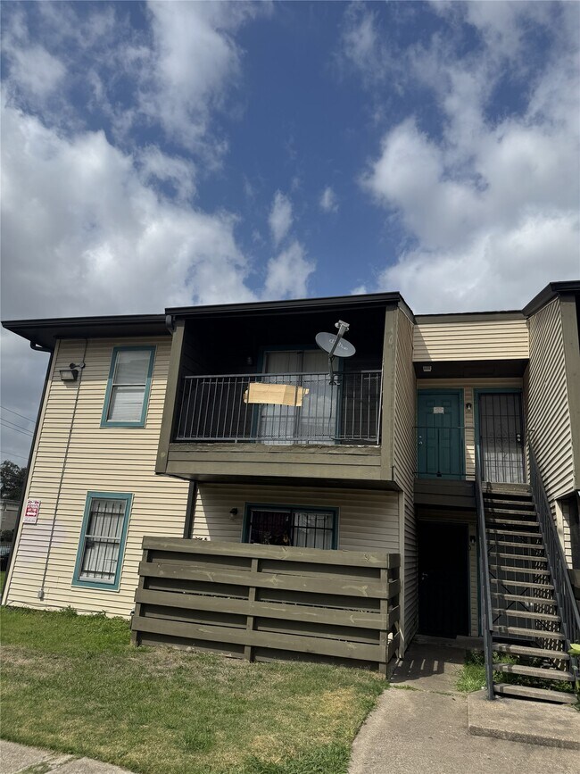 Building Photo - 6161 Reims Rd