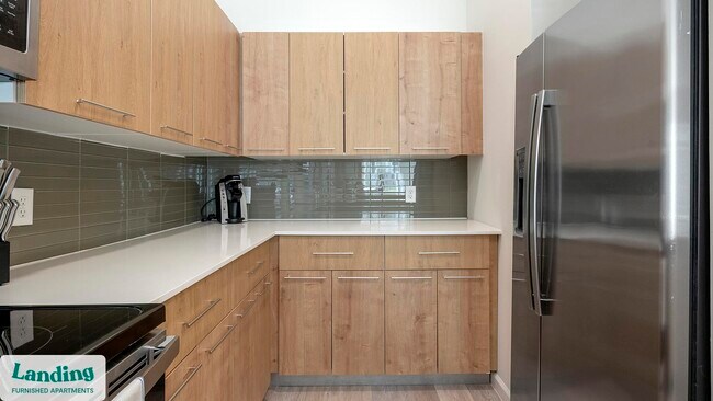 Building Photo - 5256 International Dr