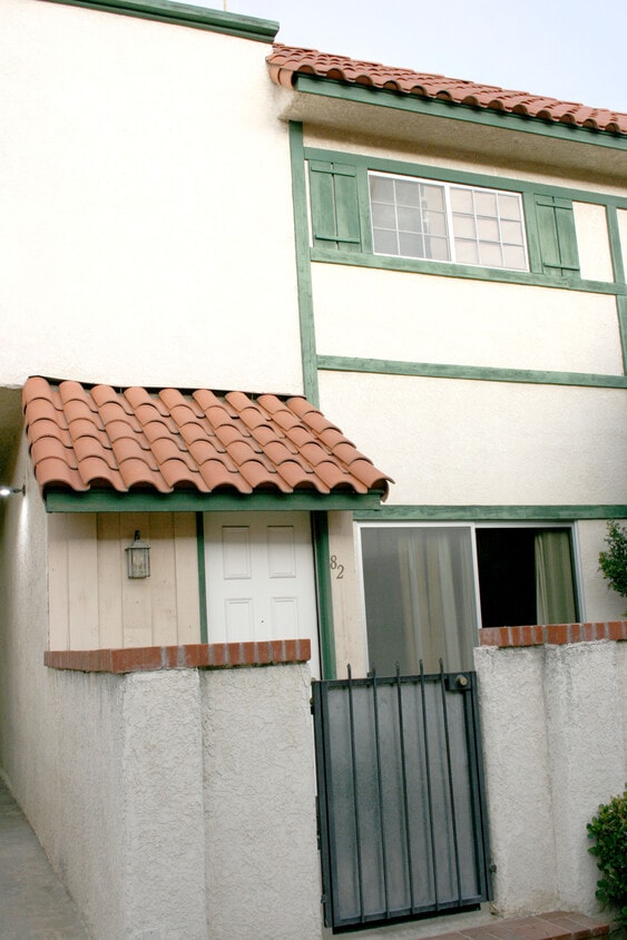 10030 Owensmouth Ave, Chatsworth, CA 91311 Townhome Rentals in