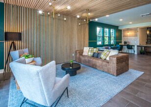 Building Photo - Autumn Grove