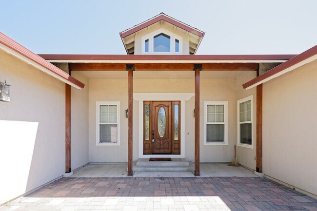 Building Photo - 3 br, 3 bath House - 3025 Godfrey Ave