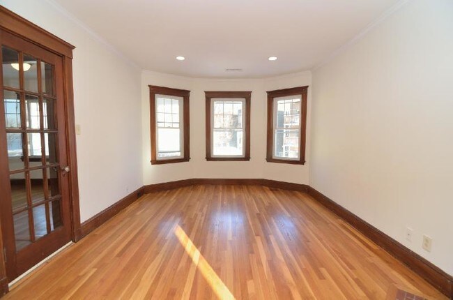 Building Photo - 211 N St