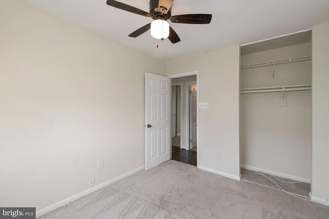 Building Photo - 8407 Del Norte Ct