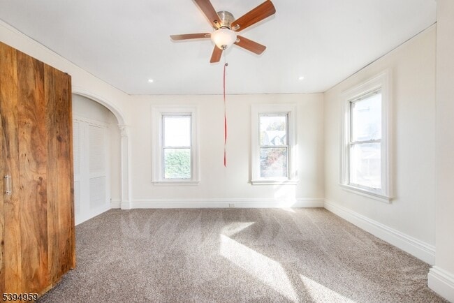 Foto del edificio - 182 Belleville Ave