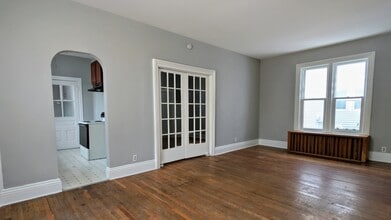 Building Photo - 924 N Capitol Ave