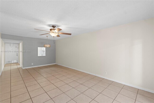 Building Photo - 8605 W Sample Rd