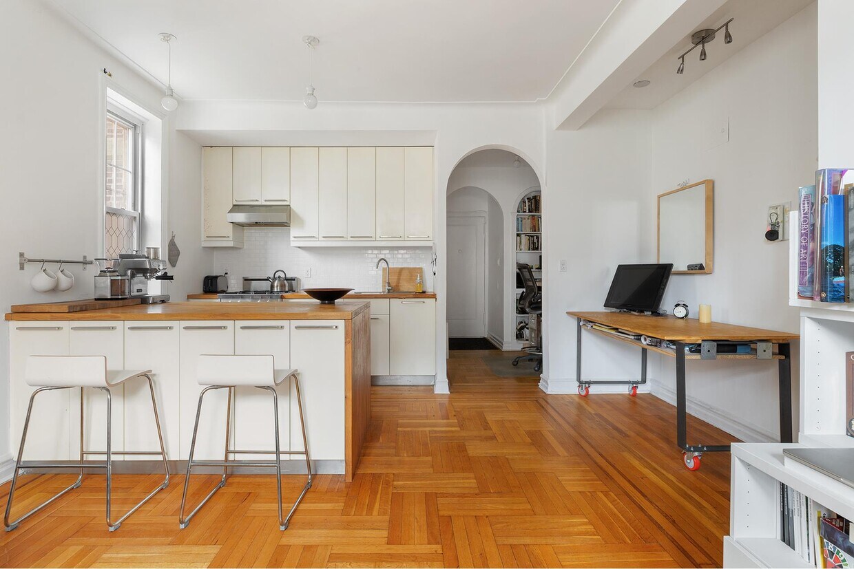1409 Albemarle Rd Unit 1A, Brooklyn, NY 11226 Room for Rent in