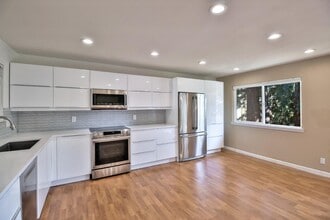 Building Photo - 118 Flynn Ave