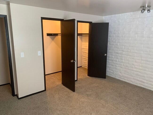 Foto del edificio - 312 E Ramona Ave