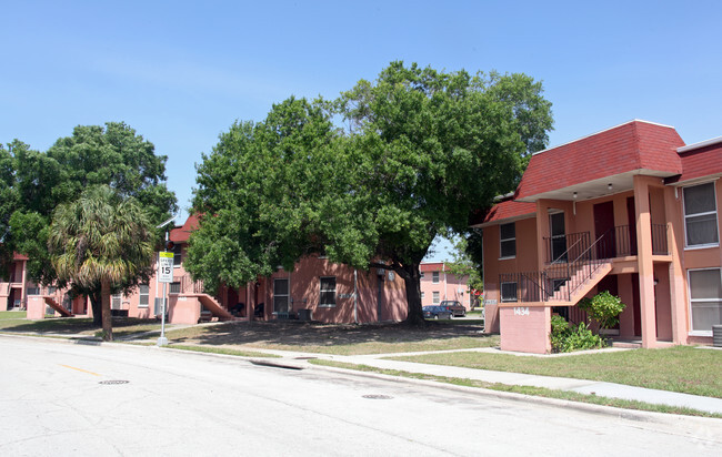 Building Photo - Tampa Park Apartments