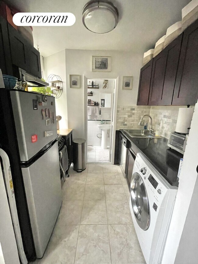 Foto del edificio - 338 E 65th St
