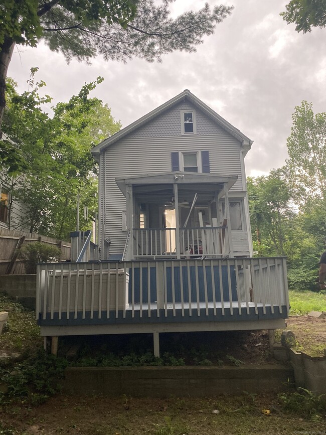 Building Photo - 157 N Oak Ave