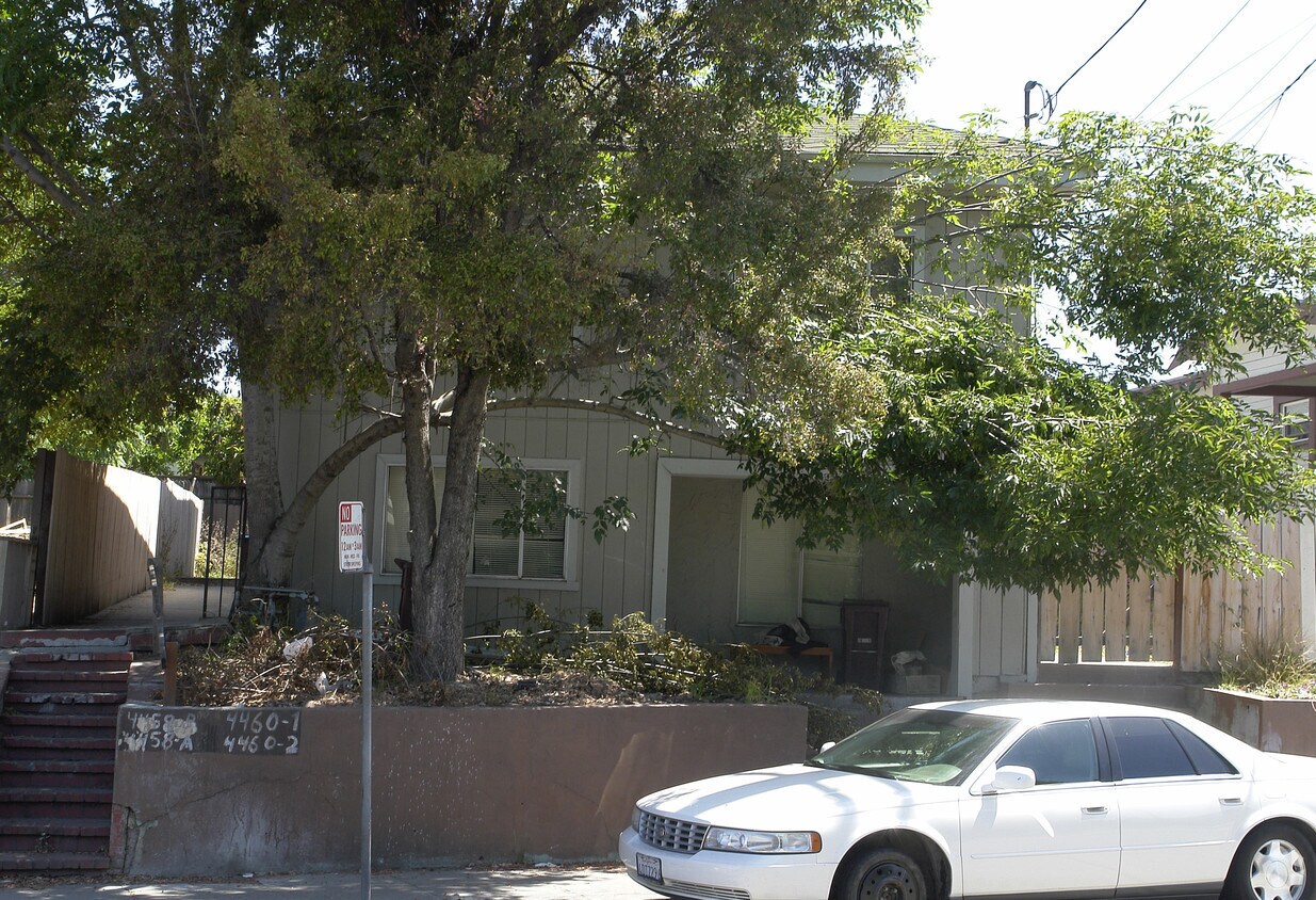 Primary Photo - 4460 MacArthur Blvd
