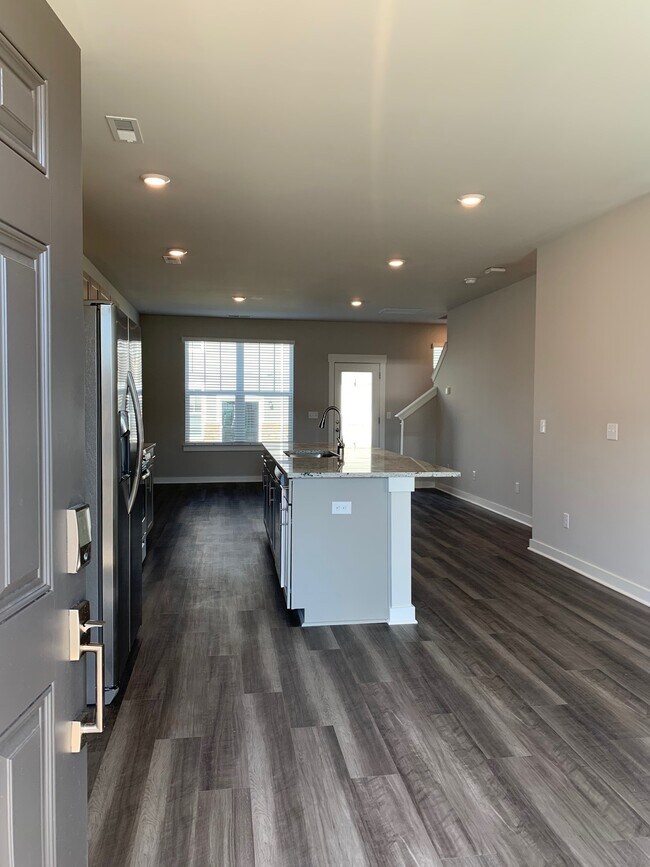 Foto del edificio - 4208 Gandalf Ln