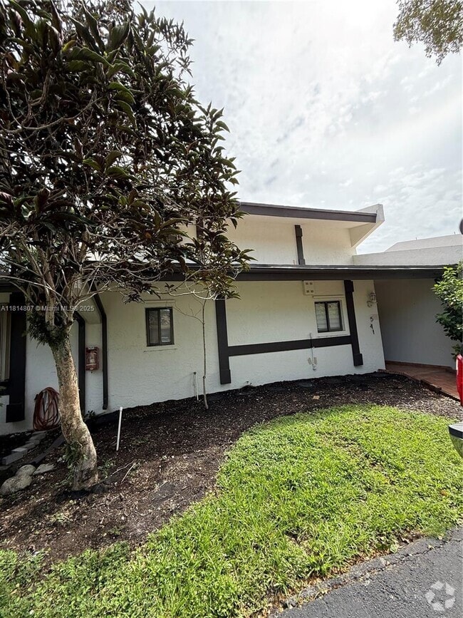 Building Photo - 541 NE 199th Ln