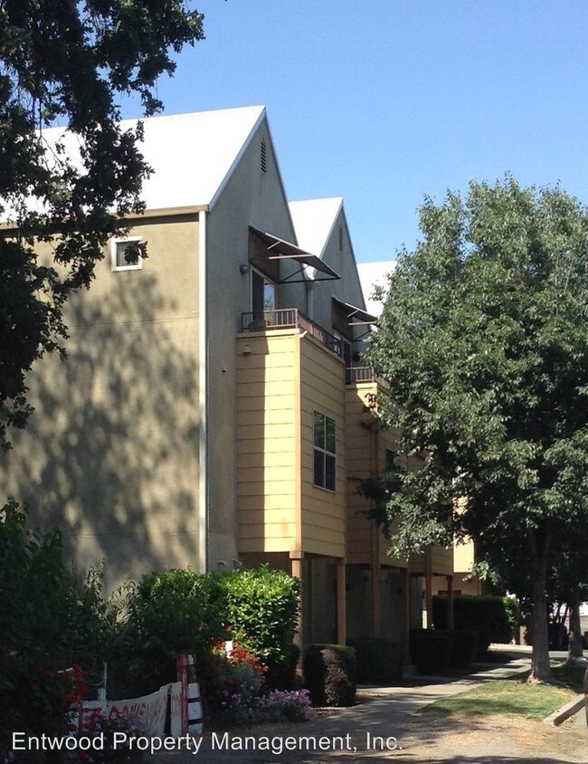 Foto principal - 536 Cedar St