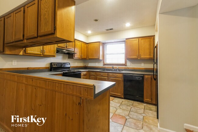 Building Photo - 14601 Village Park E Dr