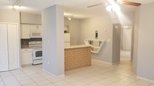 Building Photo - 4718 Chevy Pl