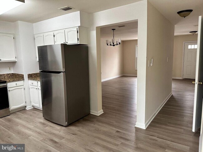 Foto del edificio - 5235 Walney Rd