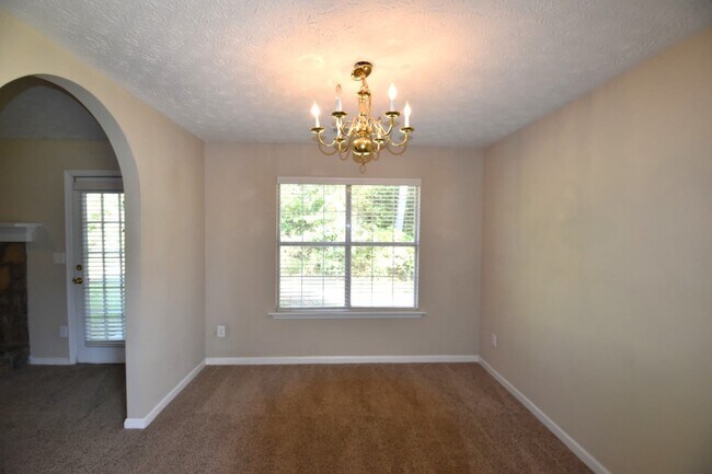 Building Photo - 875 Wilmont Ct