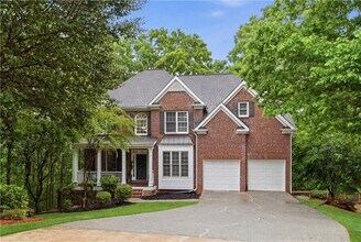 Building Photo - 682 Montglade Ct