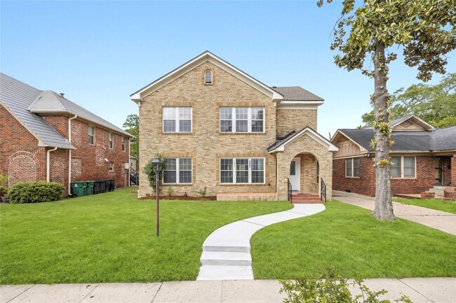 Foto del edificio - 2218 Arbor St