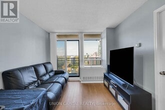 Building Photo - 155 Beecroft Rd