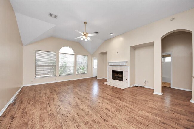 Building Photo - 20903 Deauville Dr