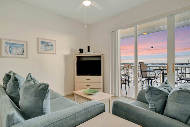 Building Photo - 8800 Bay Pines Blvd