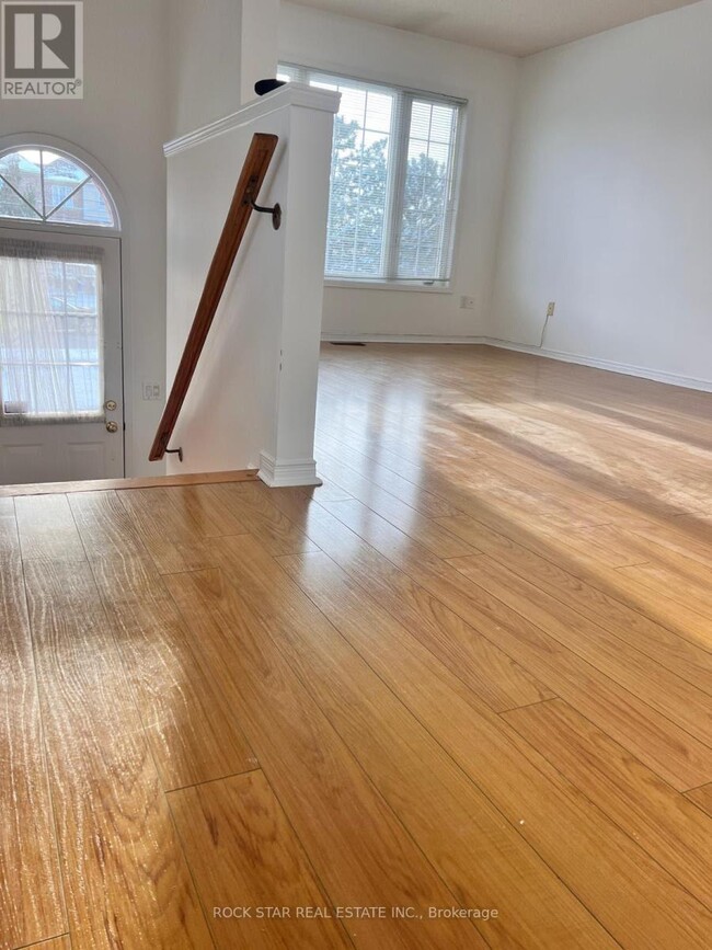 Photo du bâtiment - 5030 Heatherleigh Ave