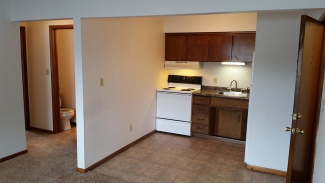 Building Photo - 321 Cedar Crest Dr